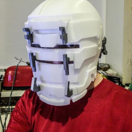 Dead Space Level 5 helmet model for 3D-printing DIY